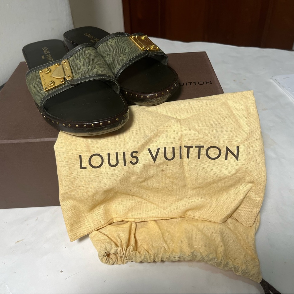 Louis Vuitton Dark Kaki Monogram Mini Lín Wood Slide Mules